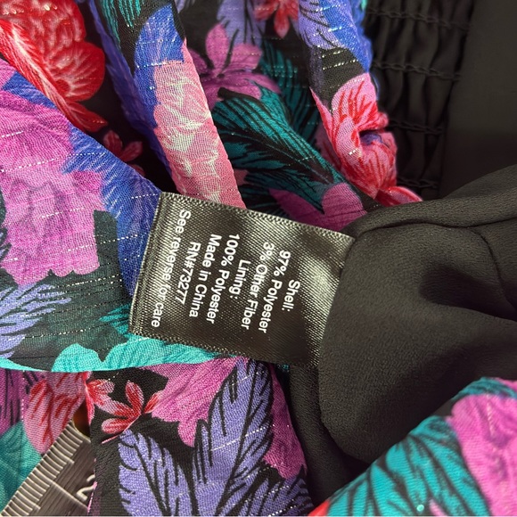 JUNIORS PUFF SLEEVE FLORAL CROP TOP - Picture 7 of 12